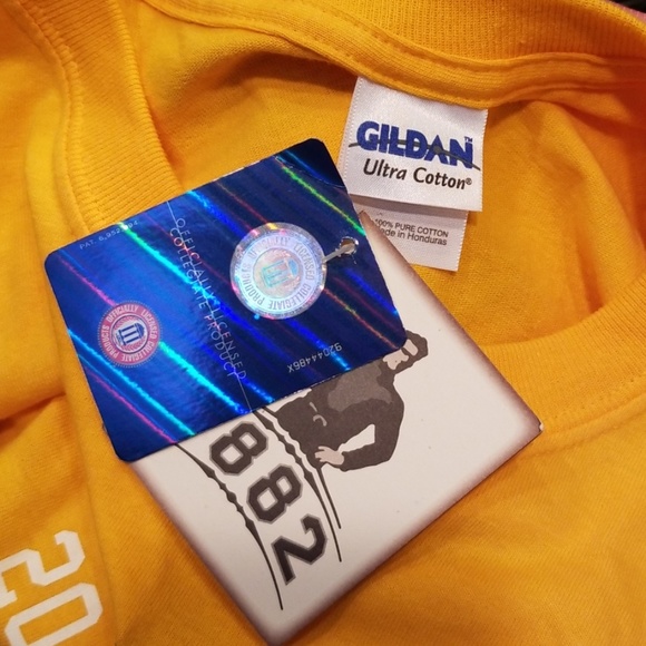 NEW! NWT 2008 Fiesta Bowl WV Mountaineers Tshirt - Picture 4 of 4